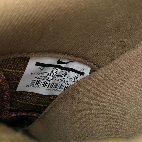 Nike Roshe 2 Pink Olive Running Shoes Womens Size 7 844929-300 - Picture 8 of 9